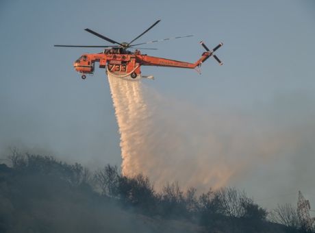 Φωτιά στη Θάσο: Αναζωπυρώθηκε το μέτωπο στη Σκάλα Ποταμιάς