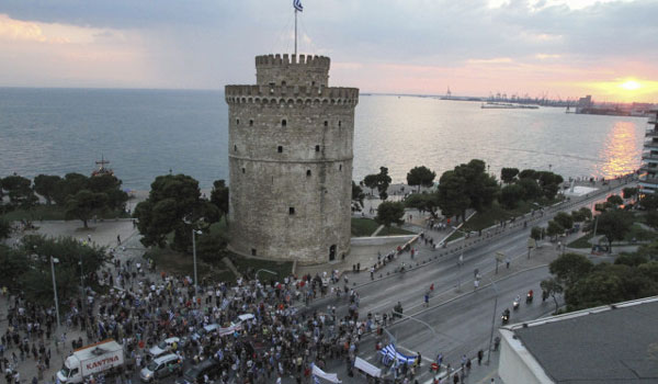 Επεισόδια στη Θεσσαλονίκη για τη Μακεδονία. Ένας τραυματίας