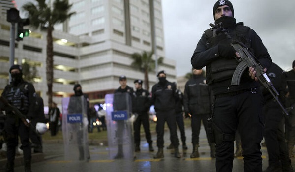 Τέσσερις νεκροί από εκρήξεις στην Τουρκία