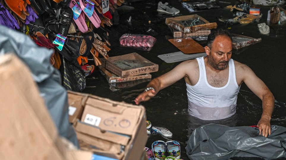 Ένας νεκρός από την ισχυρή καταιγίδα στην Κωνσταντινούπολη