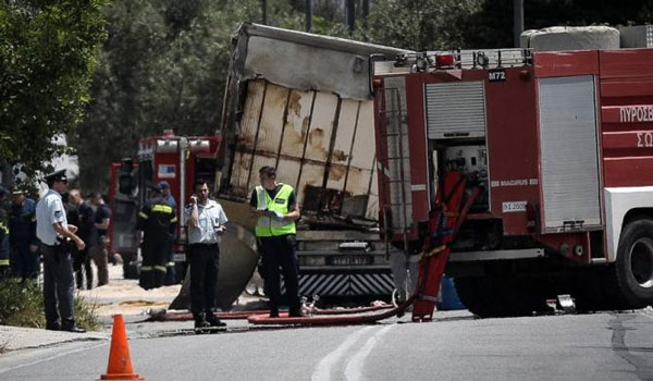 Παραμένει αποκλεισμένη η Κορωπίου - Μαρκοπούλου μετά το θανατηφόρο τροχαίο