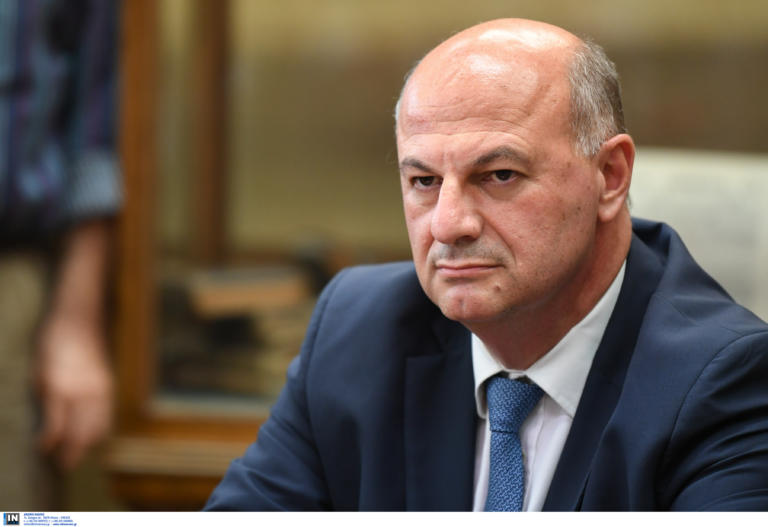 Τσιάρας: Θα διώκονται για ανθρωποκτονία όσοι προκαλούν θανατηφόρο τροχαίο υπό την επήρεια αλκοόλ