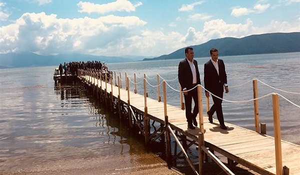 Ανταποκριτής FAZ: Διπλωματικό αριστούργημα η συμφωνία Ελλάδας και ΠΓΔΜ