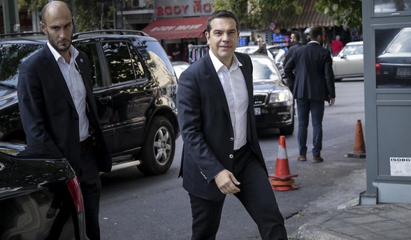 Τσίπρας: Δεν έχω μιλήσει με τον Καμμένο - Στις ΗΠΑ έχει τυφώνα, αλλά δεν λέγεται Πάνος