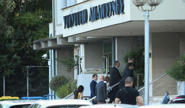 Θύελλα αντιδράσεων για τη διαρροή περί μη περικοπής των συντάξεων