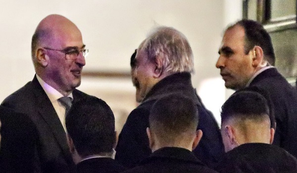 Στην Αθήνα ο Χαφτάρ - Η συνάντηση του Νίκου Δένδια με τον Στρατάρχη