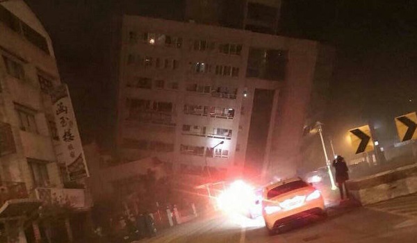 Σεισμός 6,1 Ρίχτερ στην Ταϊβάν. Κατέρρευσε ξενοδοχείο. Φόβοι για παγιδευμένους