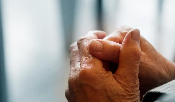 Η συνήθεια που οδηγεί σε πρόωρη γήρανση