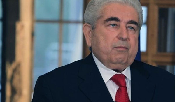 Σε κρίσιμη κατάσταση παραμένει ο Δημήτρης Χριστόφιας