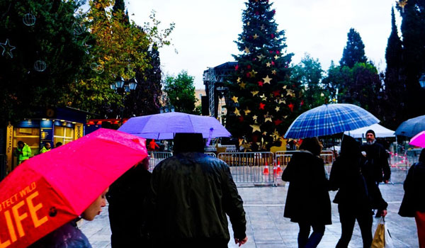 Βροχές σήμερα και αύριο, καλοκαιρία τελικά τα Χριστούγεννα!