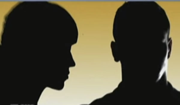 Πασίγνωστη παρουσιάστρια ξυλοκόπησε σκηνοθέτιδα για τα μάτια καμεραμάν