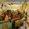 Σοκάρει το βίντεο με την καμπίνα του άδειου Boeing 777: Σα να πέρασε ανεμοστρόβιλος