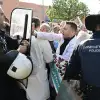 Ένταση στο «Αττικόν» λίγο πριν την επίσκεψη Μητσοτάκη – Διαμαρτυρία εργαζομένων