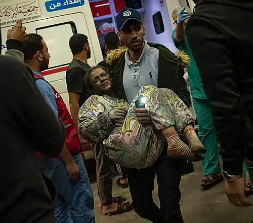 Νοσοκομείο εκστρατείας στήνει στη Ράφα ο Ερυθρός Σταυρός, ενώ ισραηλινά τεθωρακισμένα μπήκαν σε κατοικημένες περιοχές
