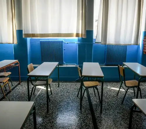 Μαζικά απειλητικά emails για βόμβες σε 35 σχολεία της Αττικής – «Θα σε ανατινάξουμε όπως έκαναν τα αδέρφια μας στο Παρίσι»