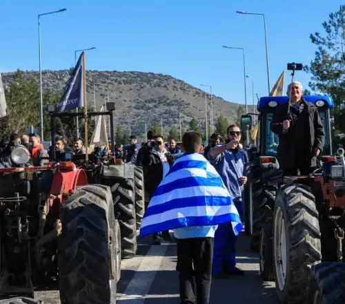Μπλόκα και κλειστοί δρόμοι από σήμερα: Πώς διαμορφώνεται το σκηνικό για τις μετακινήσεις της Πρωτοχρονιάς