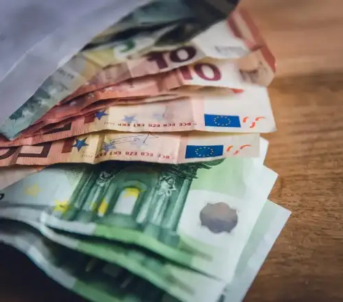 Επιστροφή ενοικίου και επίδομα 250 ευρώ: Πότε θα γίνουν οι πληρωμές – Ποιοι τα δικαιούνται