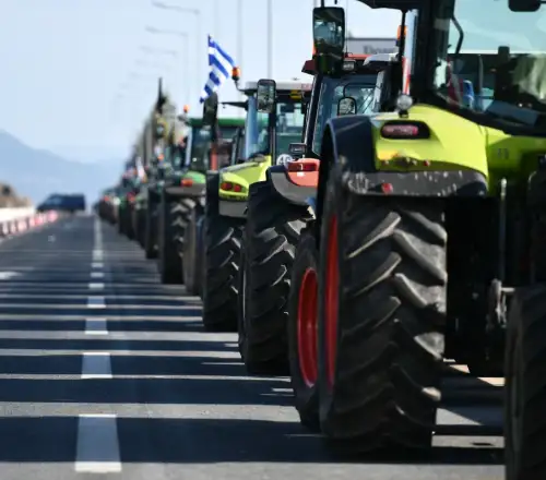 Θεσσαλία: Με ένταση και χημικά τα πρώτα μπλόκα των αγροτών σε Πλατύκαμπο και Νίκαια
