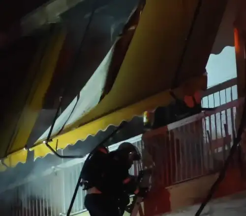 Καλλιθέα: Βίντεο από τη φονική φωτιά – Έρευνα για τα αίτια της πυρκαγιάς