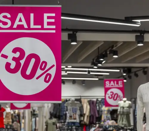 Ανοιχτά μαγαζιά σήμερα Κυριακή 18 Ιανουαρίου: Το ωράριο λειτουργίας για εκπτώσεις και εμπορικά κέντρα