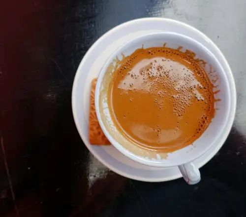 Ελληνικός καφές: Το «φάρμακο» της μακροζωίας – Γιατί μια κούπα κάθε πρωί μπορεί να σας χαρίσει χρόνια ζωής