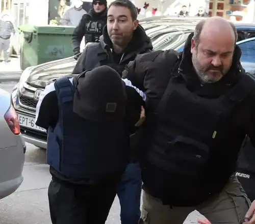 Άγριος βασανισμός του 16χρονου δολοφόνου των Σερρών στις φυλακές: Τον μαστίγωσαν με καλώδιο