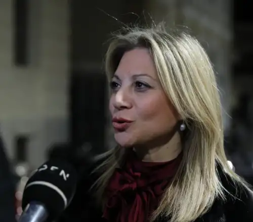 Πολιτική θύελλα για τις αμβλώσεις: Σφοδρά πυρά Μαρινάκη και Σακελλαρίδη κατά Καρυστιανού – «Επικίνδυνες απόψεις, το ποτάμι δεν γυρίζει πίσω»