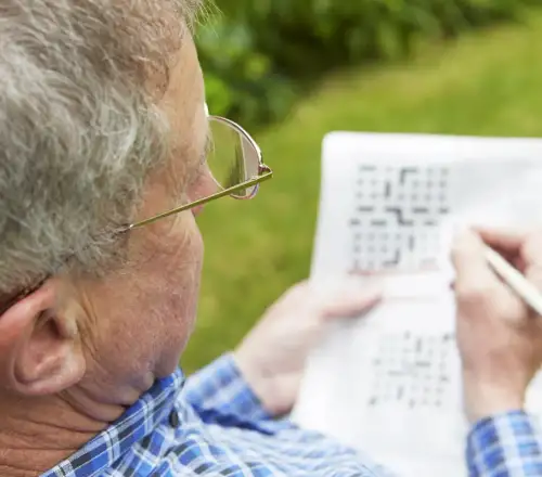 Άνοια: Δύο αθώες καθημερινές συνήθειες που αποτελούν «καμπανάκι» – Τι πρέπει να προσέξετε