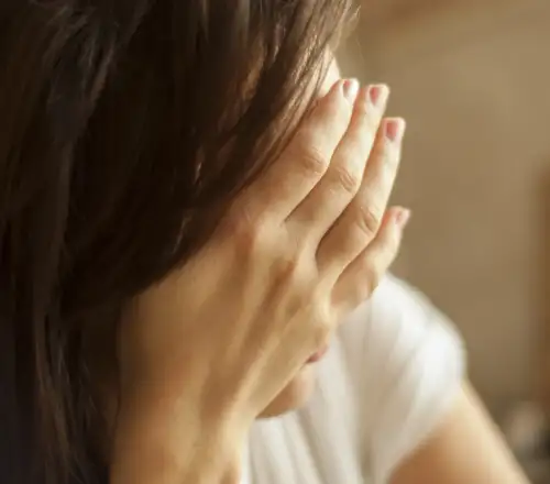 «Social Battery»: Γιατί νιώθεις εξαντλημένος μετά από μια βόλτα ενώ πέρασες καλά;