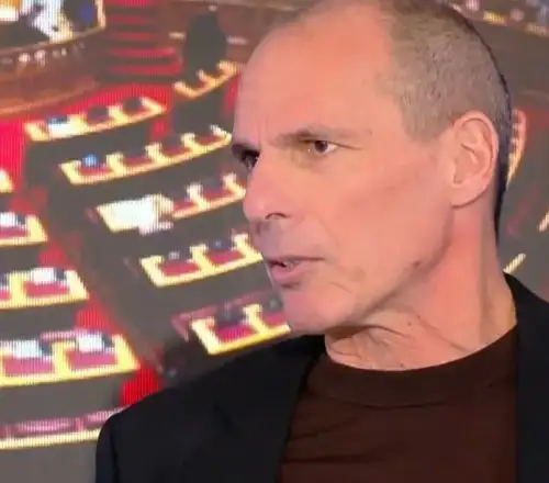 Άγριος καβγάς Βαρουφάκη – Χαριτάτου στον αέρα του OPEN: «Αυτό που λέτε είναι δώρο για τους εμπόρους ναρκωτικών!»