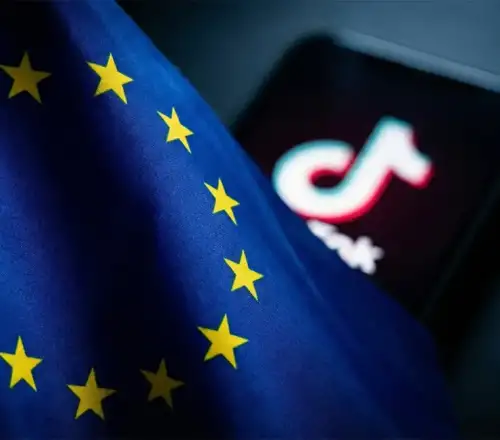 Καμπανάκι από την Κομισιόν για το TikTok: «Εθιστικό και επικίνδυνο για την υγεία των παιδιών» – Απειλή με πρόστιμα-μαμούθ