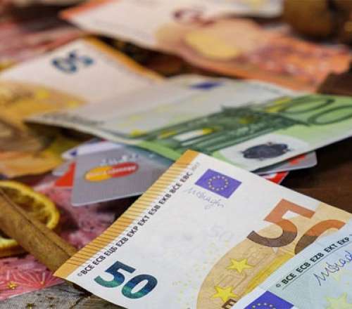 Συντάξεις: Αυξήσεις για 2,6 εκατ. συνταξιούχους – Ποιοι έχουν όφελος έως 700 ευρώ τον χρόνο