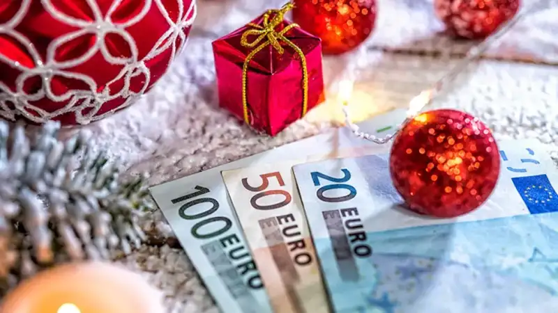 Πληρωμές Δεκεμβρίου 2025: Συνοπτικός οδηγός ημερομηνιών και ποσών για συντάξεις, επιδόματα και δώρα