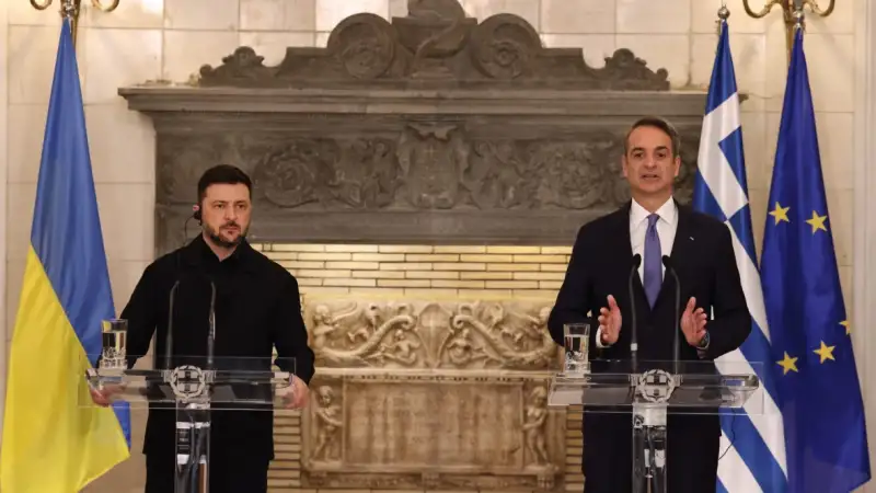 Μητσοτάκης – Ζελένσκι: Στο τραπέζι LNG, ασφάλεια και στήριξη στην Ουκρανία