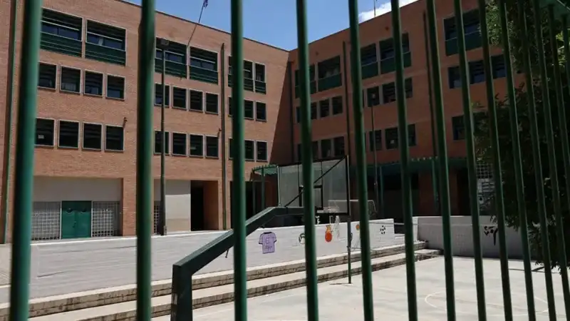 Λουτράκι: Δασκάλα κατήγγειλε 6χρονο μαθητή για «θώπευση» – Σε άλλο σχολείο μετακινήθηκε η εκπαιδευτικός