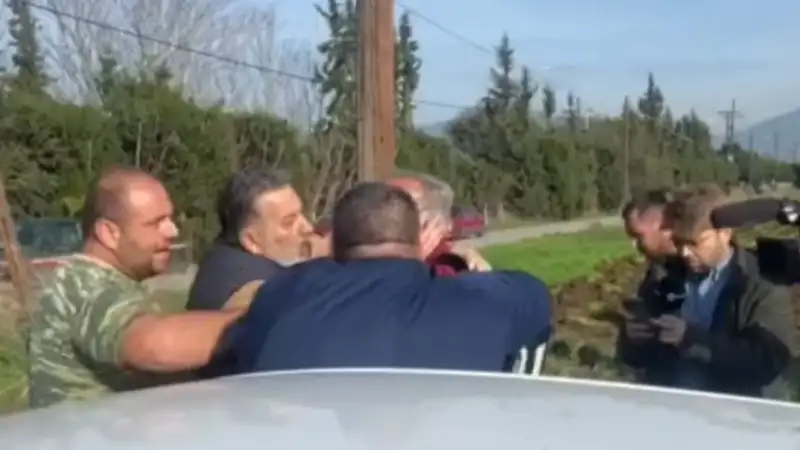 Θεσσαλονίκη: Ένταση σε αστυνομικό έλεγχο αγροτών – Αγρότης υπέστη έμφραγμα στα Πράσινα Φανάρια