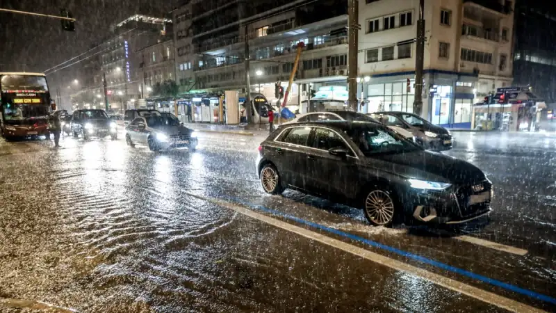 Κακοκαιρία Byron: Πάνω από 580 κλήσεις στην Πυροσβεστική – Μετρά ζημιές η Αττική