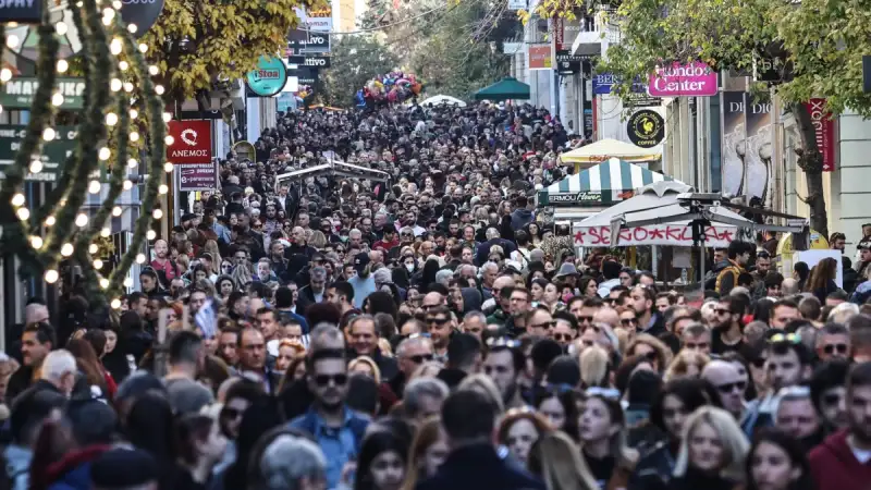 Ξεκινά το εορταστικό ωράριο στα καταστήματα – Εντατικοί έλεγχοι για ανατιμήσεις και νέα εφαρμογή καταγγελιών