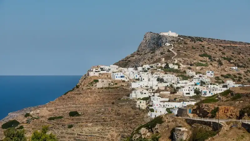 Σίκινος: Ανθρώπινος σκελετός σε δύσβατο σημείο του νησιού – Είναι μία από τις δύο Γαλλίδες που αγνοούνταν από το 2024