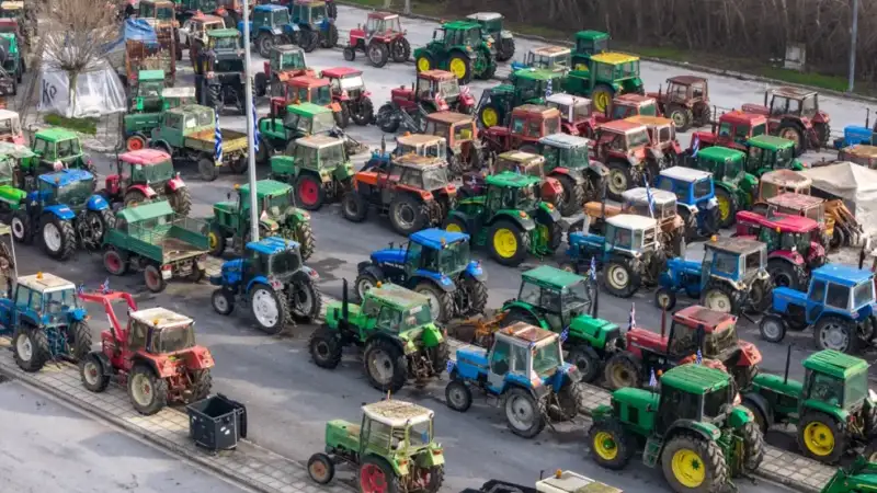 Αγροτικό μέτωπο σε οριακό σημείο: Το μήνυμα της κυβέρνησης και οι αποφάσεις που κρίνουν τις επόμενες ώρες
