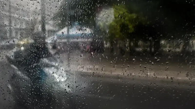 Νέο έκτακτο δελτίο για τον Byron: Παραμένει επικίνδυνη η κακοκαιρία – Ποιες περιοχές πλήττονται έως το Σάββατο