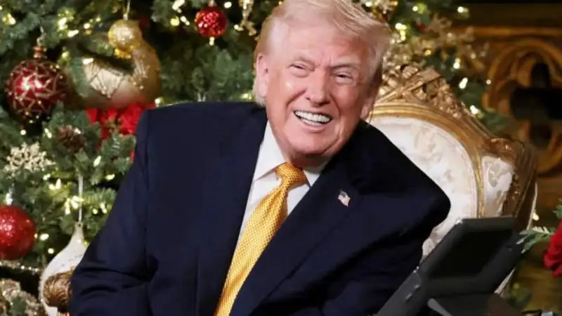 Χριστουγεννιάτικες ευχές Τραμπ: «Χρόνια πολλά και στα αποβράσματα της ριζοσπαστικής Αριστεράς»