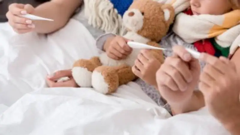 Συναγερμός για τη γρίπη: Σε έξαρση το «μεταδοτικό στέλεχος Κ» – Έκκληση Ψαλτοπούλου για εμβολιασμό και μάσκες