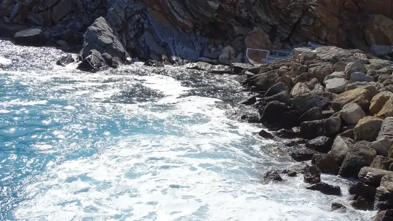 Καιρός – «Πορτοκαλί» συναγερμός Κολυδά: Έρχονται διαδοχικές κακοκαιρίες με 9 μποφόρ και χιόνια