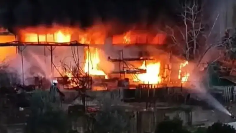 Τραγωδία στη Χαλκίδα: Πέθανε η μία από τις δύο αδελφές που εγκλωβίστηκαν στη φωτιά στη βιοτεχνία κεριών