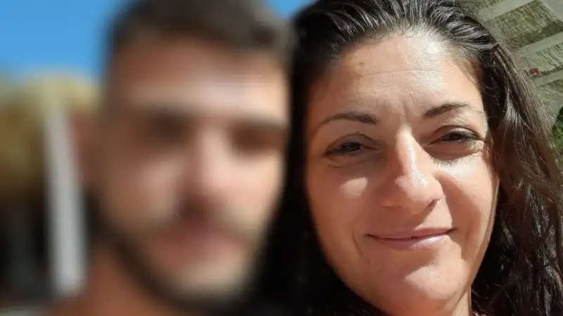 Δίκη για τη γυναικοκτονία στο Αγρίνιο: «Γιατί τη σκότωσες;» – Το δραματικό ξέσπασμα της μητέρας της Δώρας