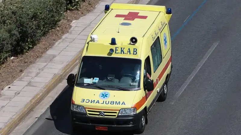 Ελευσίνα: Η μητέρα έδινε οδηγίες στην κόρη που πάρκαρε. Μάρτυρες τα εγγόνια στον θάνατο της 71χρονης