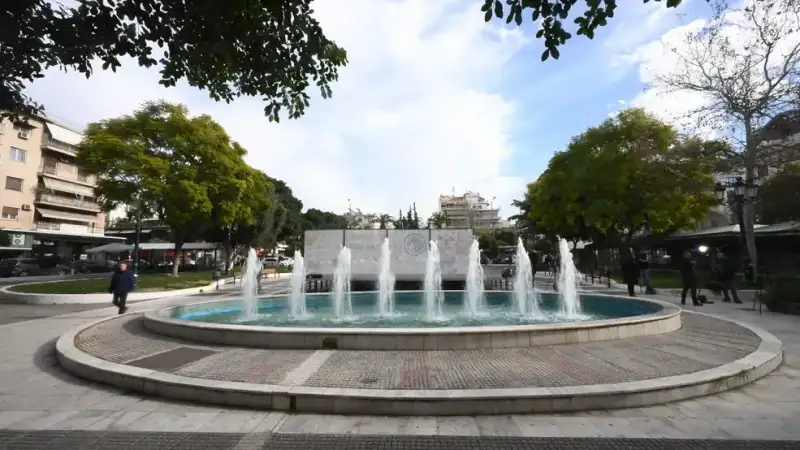 Τραγωδία στην Καλλιθέα: Τουλάχιστον 10 λεπτά κάτω από το νερό το κοριτσάκι – Σε καφετέρια οι γονείς