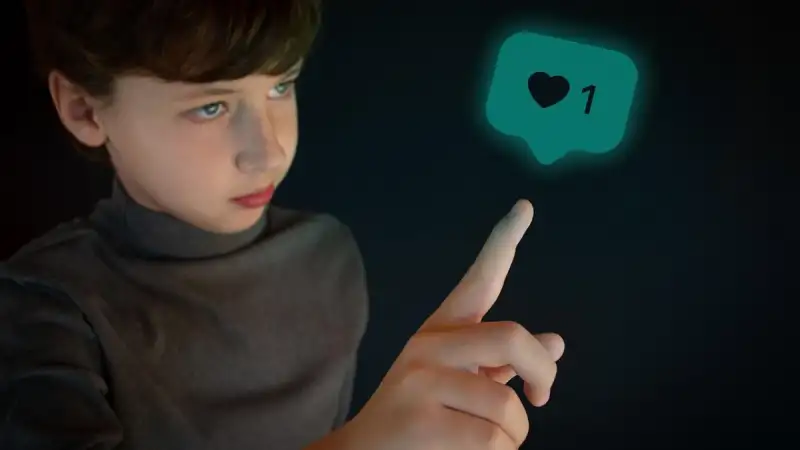 Reuters: «Μπλόκο» στα social media για τους κάτω των 15 στην Ελλάδα – Η κυβέρνηση ετοιμάζει την ανακοίνωση