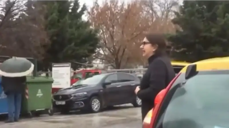 Ένταση στα Τρίκαλα: Ξέσπασμα πολίτη κατά των «χειροκροτητών» του ιδιοκτήτη της Βιολάντα